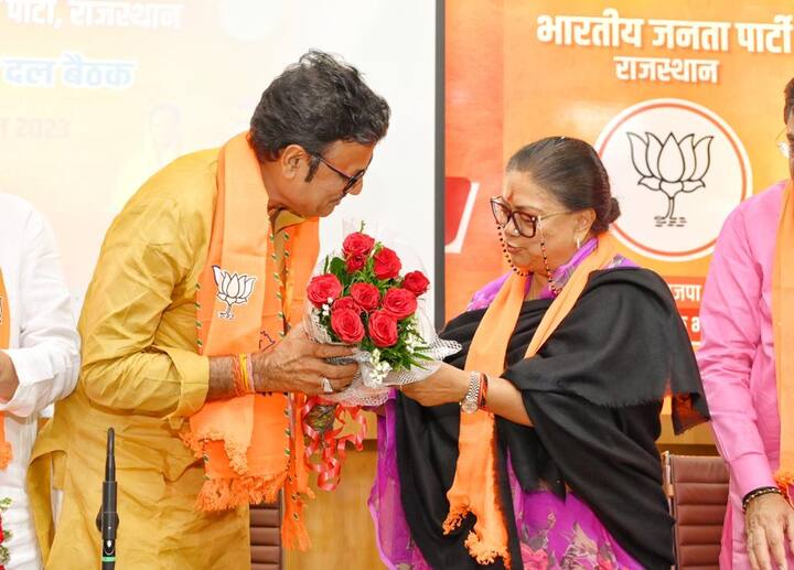 इन तस्वीरों के जरिए बीजेपी प्रदेश में पार्टी की एकजुटता को लेकर संकेत दिया. वहीं गृह मंत्री अमित शाह पहले ही दावा कर चुके हैं कि आने वाले समय में हम सबसे अच्छा प्रदर्शन राजस्थान में करेंगे.