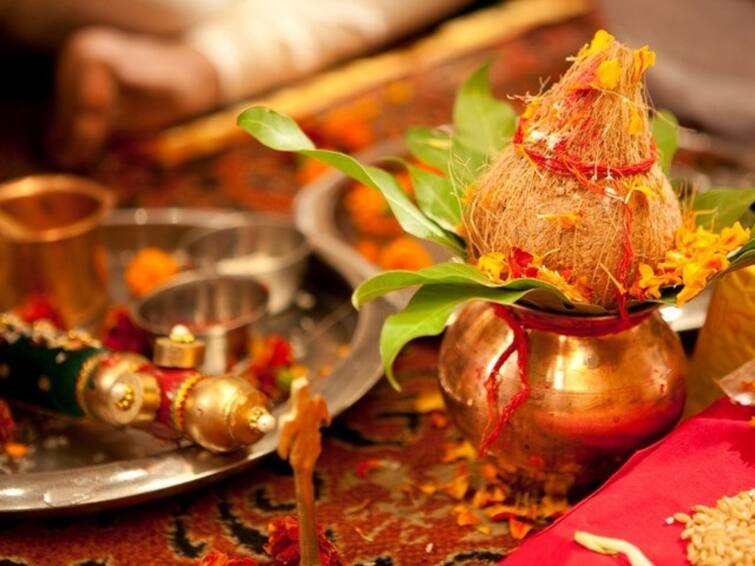 Vastu Tips Know Why Is It Necessary To Keep Water In The Puja Ghar Vastu Tips: पूजा घर में जल रखना क्यों है जरूरी? यहां जानें कारण