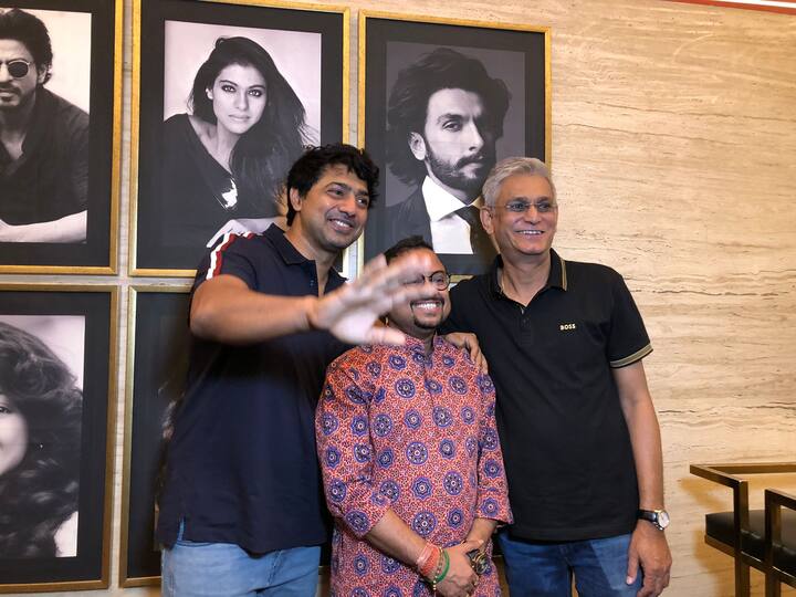রাজ্য সরকারের প্রেক্ষাগৃহ 'নন্দন'-এ এই ছবি মুক্তি পায়নি। শুরু হয় রাজনৈতিক তরজা।