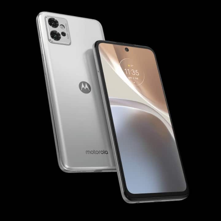 Moto G32 स्मार्टफोन 8जीबी रैम के साथ आने वाला सबसे सस्ता फोन है, जिसकी कीमत 11,999 रुपये है. यह फोन क्वॉलकॉम स्नैपड्रैगन 680 आक्टाकोर प्रोसेसर, 90Hz वाली 6.5 इंच की फुलएचडी+ डिस्प्ले 33W फास्ट चार्जिंग और 5,000mAh बैटरी सपोर्ट के साथ आता है. कंपनी ने इस फोन को तीन साल का सिक्योरिटी अपडेट देने का वादा किया है.