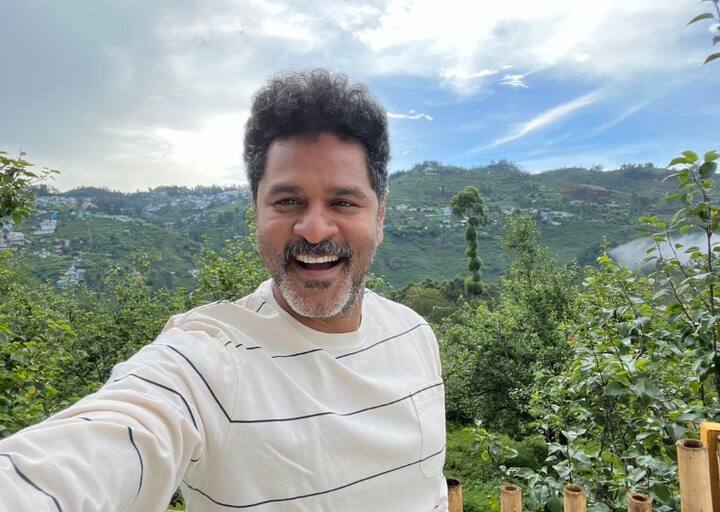 प्रभूदेवाचा (Prabhu Deva) आज 50 वा वाढदिवस आहे.तो भारताचा मायकल जॅक्सन कसा झाला? त्याबद्दल जाणून घेऊयात...