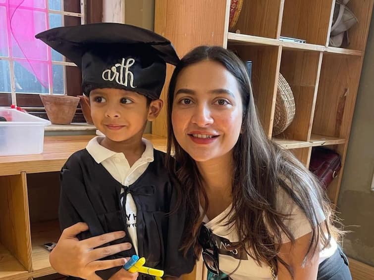 Subhashree Ganguly Posts video of Yuvaan learning animal names says growing up fast Yuvaan: আধো বুলিতে চলছে 'পড়া পড়া খেলা', শুভশ্রীর পোস্টে মন জয় ইউভানের