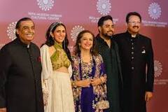 मुकेश अंबानी ने पल भर के लिए भी नहीं छोड़ा प्रेग्नेंट बहू श्लोका का हाथ, बेबी बंप में यूं करते दिखे प्रोटेक्ट