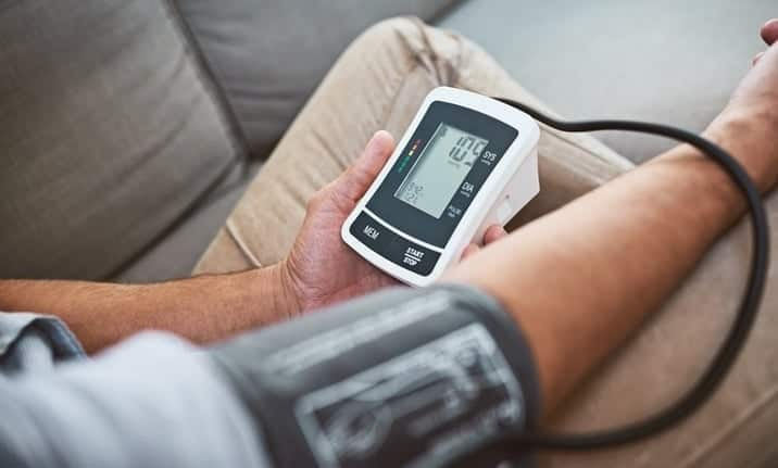 Health Tips: Never make these 6 mistakes while checking Blood Pressure otherwise it may cause trouble Health Tips:  Blood Pressure ચેક કરતી વખતે ક્યારેય ન કરો આ 6 ભૂલ, નહીંતર થઈ શકે છે મુશ્કેલી