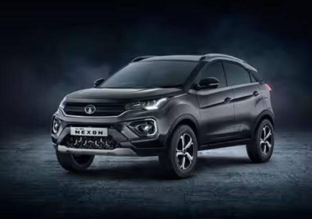 ਟਾਟਾ ਦੀ SUV ਕਾਰ Tata Nexon ਨੂੰ ਹਾਲ ਹੀ 'ਚ ਟੈਸਟਿੰਗ ਦੌਰਾਨ ਕਈ ਵਾਰ ਦੇਖਿਆ ਗਿਆ ਹੈ। ਜਾਣਕਾਰੀ ਮੁਤਾਬਕ ਕੰਪਨੀ ਇਸ ਕਾਰ ਦੇ ਫੇਸਲਿਫਟ ਵੇਰੀਐਂਟ ਨੂੰ 2024 ਦੀ ਸ਼ੁਰੂਆਤ 'ਚ ਲਾਂਚ ਕਰ ਸਕਦੀ ਹੈ। ਕੰਪਨੀ ਇਸ ਕਾਰ ਨੂੰ 9 ਲੱਖ ਰੁਪਏ ਦੀ ਸ਼ੁਰੂਆਤੀ ਕੀਮਤ 'ਤੇ ਵੇਚਦੀ ਹੈ।