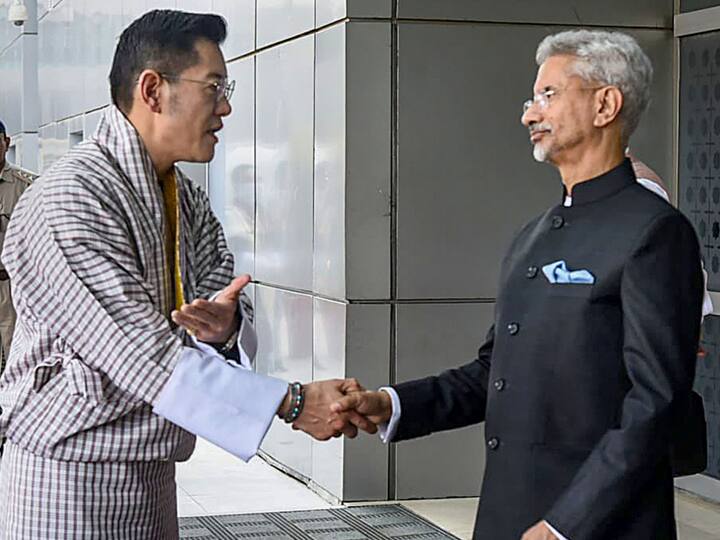 China and Bhutan share a border that is more than 400 kilometers long, and the two countries have held over 24 rounds of boundary talks to try to settle the dispute.