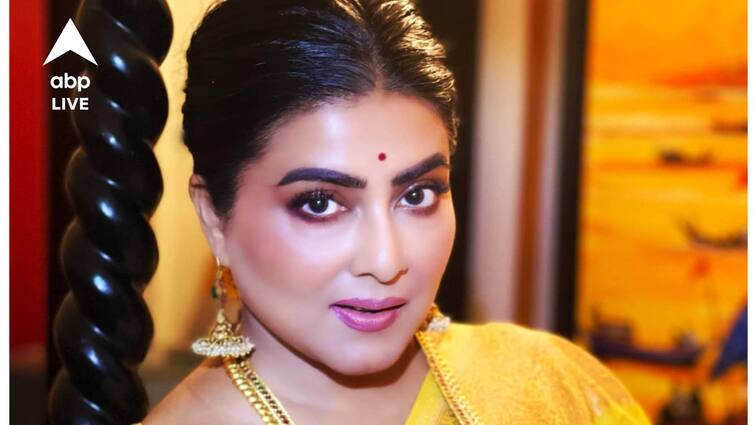 Gargee RoyChowdhury Exclusive: Actress Gargee RoyChowdhury did her first ever playback for big screen for film Sesh Pata, know in details Gargee RoyChowdhury Exclusive: গার্গীর কণ্ঠে রবি ঠাকুরের গান, শেষ পাতা-য় নতুন ভূমিকায় অভিনেত্রী