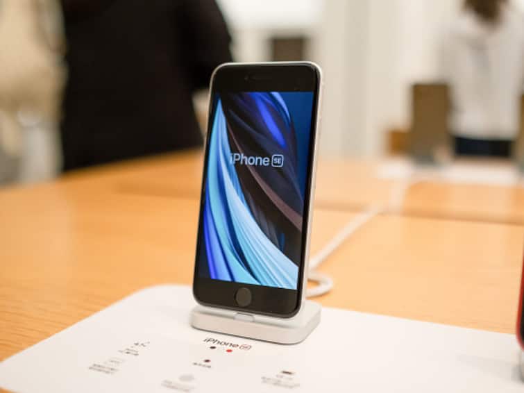 iPhone SE Launch 2024 Compete Pixel 7a price specs features details Apple Affordable iPhone SE May Be Launched After iPhone 15 Lineup's Unveiling