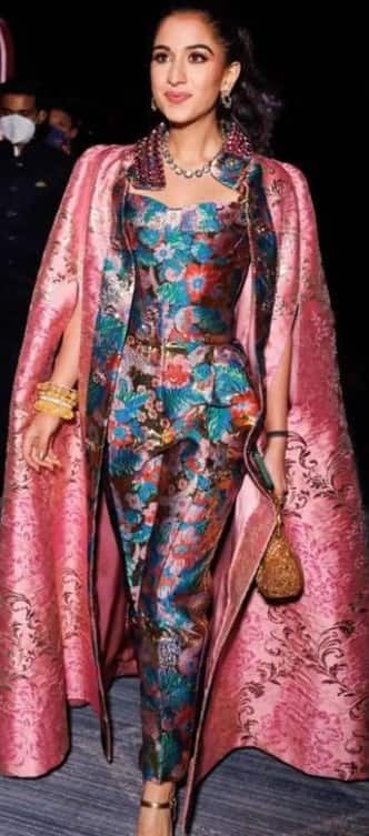 एनएमएसीसी इवेंट के लास्ट दिन राधिका ने Dolce &Gabbana का जंपसूट कैरी किया था.