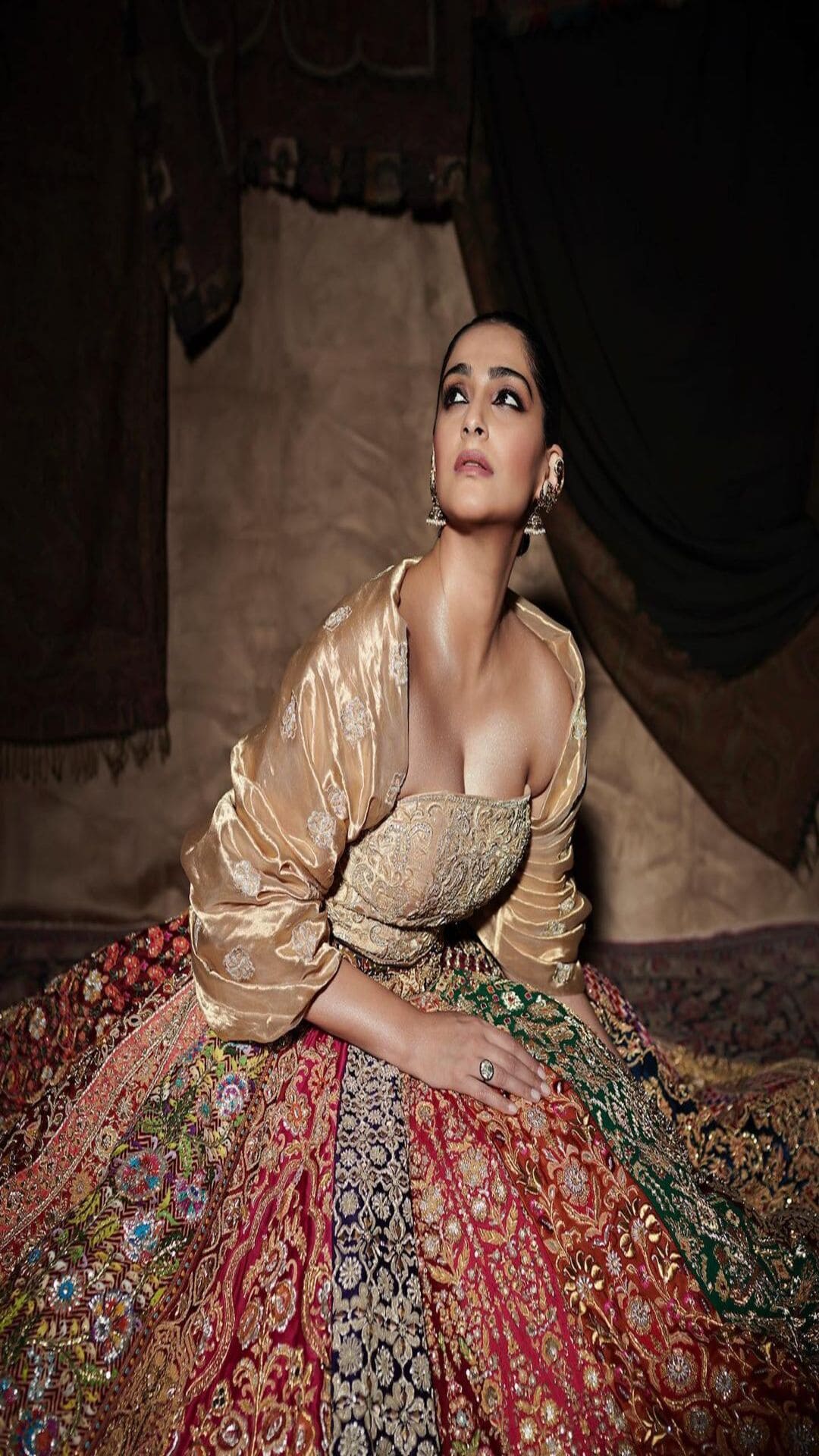 Sonam Kapoor Took A Retro Glam Turn In A Black Velvet Tamara Ralph Gown  With A Pearl Cage Skirt For Jio MAMI Mumbai Film Festival 2023