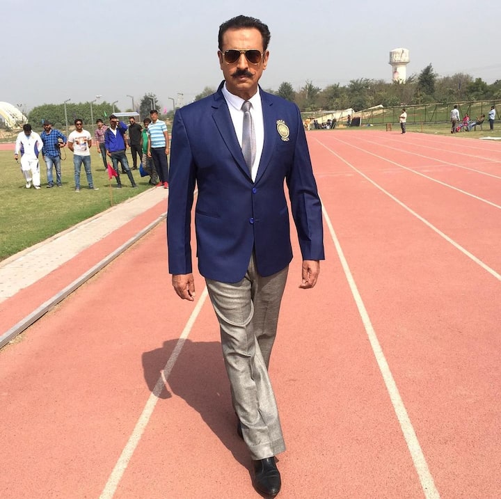 इस बात खुलासा खुद एक्टर ने कपिल शर्मा के शो में पर किया था. जहां उन्होंने अपनी लाइफ से जुड़े कई किस्से शेयर किए. इस दौरान उन्होंने अपने साथ फ्लाइट में हुई अजीब घटना का भी जिक्र किया.