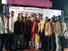 Jalgaon : गळ्यात मफलर, डोक्यावर फेटा, तरुणांना भुरळ शिवसेनेची, असंख्य तरुण शिवसेनेत