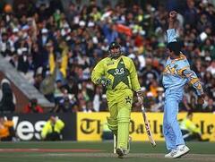 ਆਲੂ ਕਹਿਣ 'ਤੇ ਇੰਜ਼ਮਾਮ-ਉਲ-ਹੱਕ ਭੜਕਿਆ, ਬੱਲੇ ਨਾਲ ਫੈਨ ਨੂੰ ਮਾਰਨ ਲਈ ਭੱਜਿਆ, 45 ਮਿੰਟ ਲਈ ਖੇਡ ਰੁਕੀ