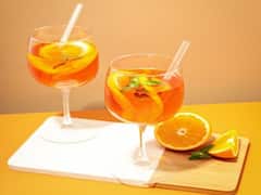 बादाम शेक से नारियल पानी तक...सुबह-सुबह पिएंगे ये 6 ड्रिंक्स तो हमेशा दिखेंगे जवां और ग्लो करेगी स्किन