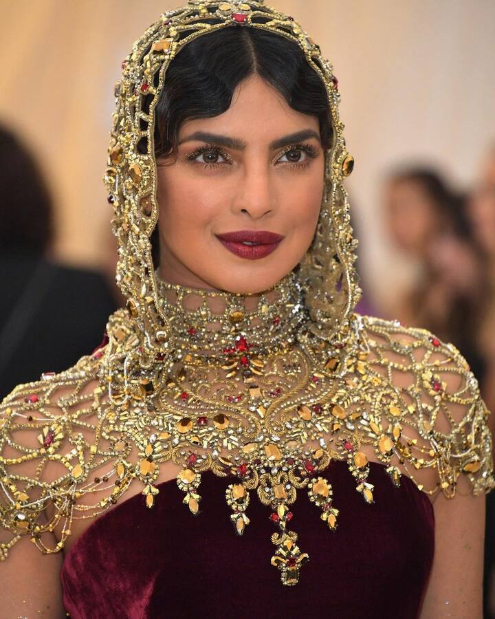 उन्होंने कहा, ''मेरे पास उस तरह का सपोर्ट नहीं था जो बॉलीवुड फिल्मों में बड़े पैमाने पर मौजूद है. आपके अंकल आपके लिए सिर्फ इसलिए कोई नई फिल्म नहीं बना रहे हैं क्योंकि आपकी पिछली फिल्म खराब रही.''