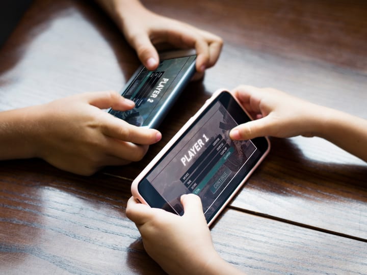 Gaming Smartphone : इस खबर में हमने भारत में मौजूद 15 हजार के बजट में आने वाले बेस्ट गेमिंग स्मार्टफोन के बारे में बताया है.