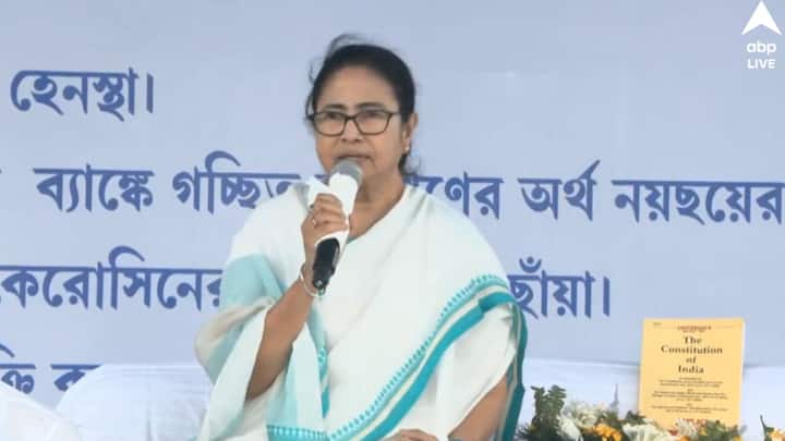 রিষড়ায় অশান্তিতে বিজেপিকে কাঠগড়ায় তুললেন মুখ্যমন্ত্রী। মমতা বন্দ্যোপাধ্যায় বলেন, রামনবমীর মিছিল কেন ৫ দিন ধরে হবে? বিনা প্ররোচনায় হাওড়া, রিষড়ায় হামলা চালানো হয়েছে। ৬ তারিখেও মিছিলের নামে হামলা করতে পারে, প্রশাসনকে সতর্ক করছি, কোনও সমস্যা যেন না করতে পারে কেউ'।
