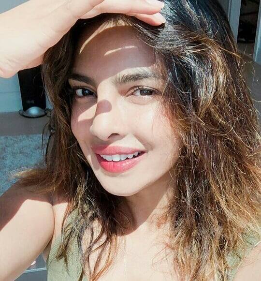 प्रियंका ने कहा कि 2008 में उनके पास एक मैगजीन का कवर था जिसमें उनके चेहरे पर 'फिनिश्ड' लिखा हुआ था.