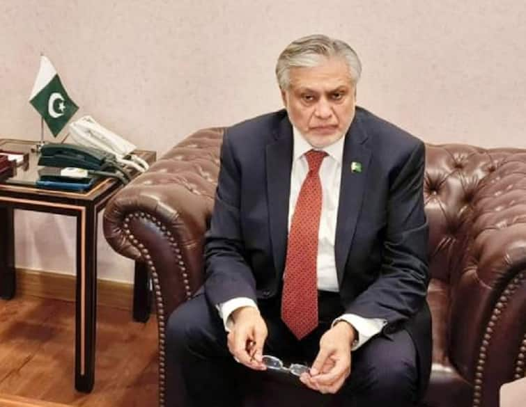 Pakistan IMF Deal Finance Minister Ishaq Dar to visit America to attend IMF World Bank meetings Pakistan IMF Bailout: इस बार पाकिस्‍तान को मिल जाएगा पैसा? वर्ल्‍ड बैंक और IMF की मीटिंग में हिस्‍सा लेने वित्‍त मंत्री इशाक डार जाएंगे अमेरिका