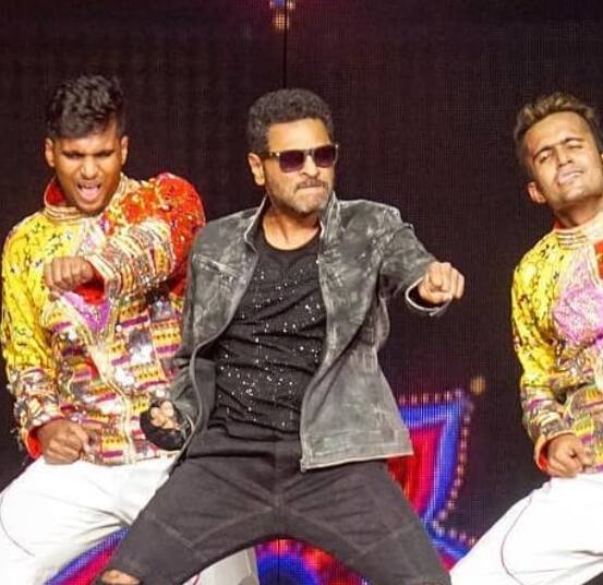 प्रभूदेवाचे वडील हे चित्रपटसृष्टीतील प्रसिद्ध कोरिओग्राफर होते. 1994 मध्ये प्रभूदेवनं 'निधू' चित्रपटाच्या माध्यमातून अभिनेता म्हणून एन्ट्री  केली.