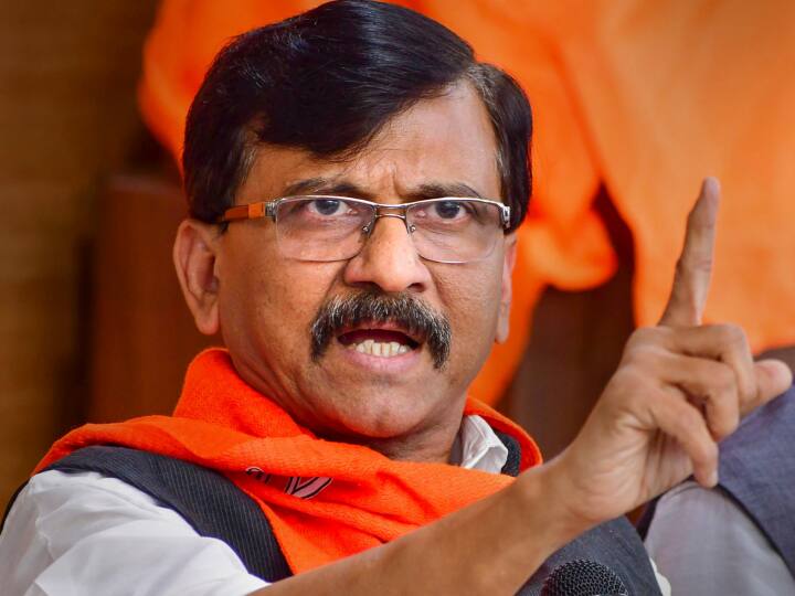 Sanjay Raut slam CM Ekanth Shinde over Chandrakant Patil Comment on Babri Masjid Demolition Sanjay Raut : चंद्रकांत पाटलांकडून बाळासाहेबांचा अपमान, शिंदे राजीनामा देणार का? संजय राऊत यांचा सवाल