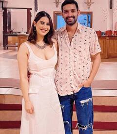 सीरीज में काम करते-करते एक-दूसरे को दिल दे बैठे थे Vikrant Massey और Sheetal Thakur, बिल्कुल फिल्मी है इस कपल की लव स्टोरी