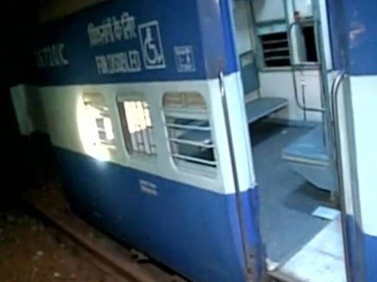 Kerala train fire incident: Police suspect attack was premeditated and suspect escaped on bike Kerala train fire incident:  தீ விபத்தை நேரில் கண்டவர்கள் சாட்சி.. காத்திருந்த பைக்கில் ஏறி சென்ற மர்மநபர்... தீவிர விசாரணையில் காவல்துறை..