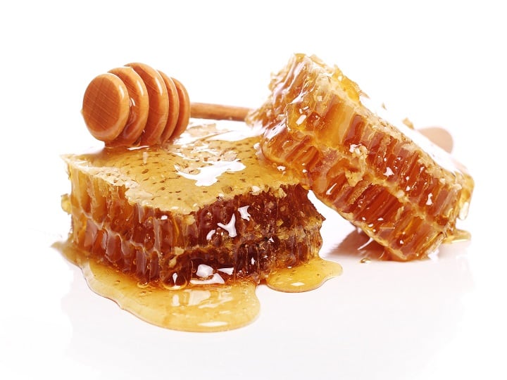 Honey eaten in this way will become slow poison, know the right time to eat honey Honey: ਇਸ ਤਰੀਕੇ ਨਾਲ ਖਾਧਾ ਸ਼ਹਿਦ ਤਾਂ ਬਣ ਜਾਵੇਗਾ Slow Poison, ਜਾਣੋ ਸ਼ਹਿਦ ਖਾਣ ਦਾ ਸਹੀ ਸਮਾਂ