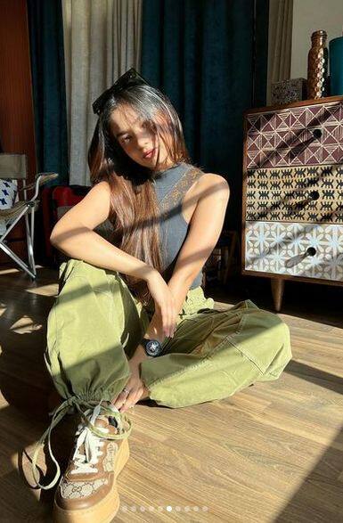 ਅਦਾਕਾਰਾ ਅਨੁਸ਼ਕਾ ਸੇਨ ਨੇ ਆਪਣੇ ਅਧਿਕਾਰਤ ਇੰਸਟਾਗ੍ਰਾਮ 'ਤੇ ਆਪਣੇ ਸਟਾਈਲਿਸ਼ ਲੁੱਕ ਦੀਆਂ ਤਸਵੀਰਾਂ ਸ਼ੇਅਰ ਕੀਤੀਆਂ ਹਨ।