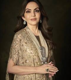 NMACC Photos: नीता अंबानी से राधिका मर्चेंट तक, देखें अंबानी परिवार की बहुओं का रॉयल लुक