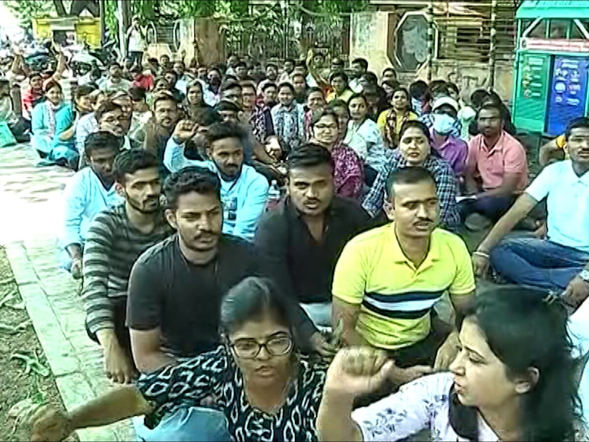 Pune MPSC Protest :  पुण्यात पुन्हा MPSC च्या विद्यार्थ्यांचं आंदोलन, टायपिंग स्किल टेस्टमध्ये बदल केल्यामुळं विद्यार्थी आक्रमक