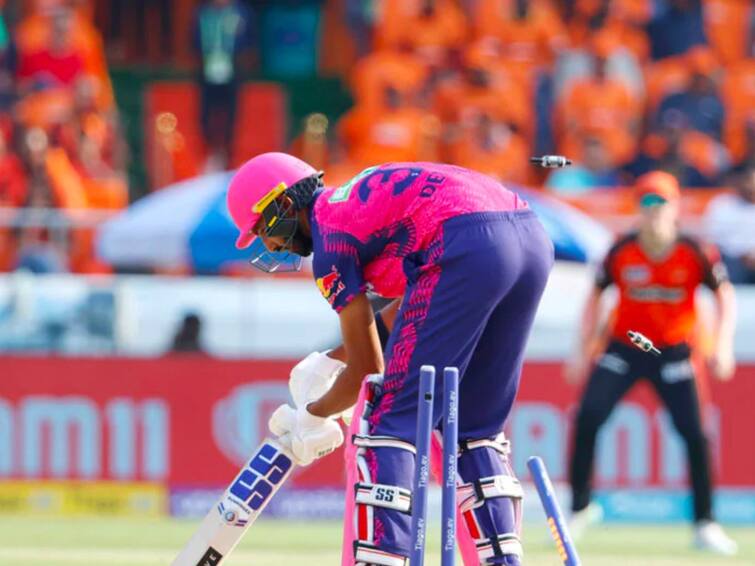 Watch: Umran Malik Shatters Devdutt Padikkal's Stumps With His Lethal Pace During SRH Vs RR Clash Watch: Umran Malik Shatters Devdutt Padikkal's Stumps With His Lethal Pace During SRH Vs RR Clash