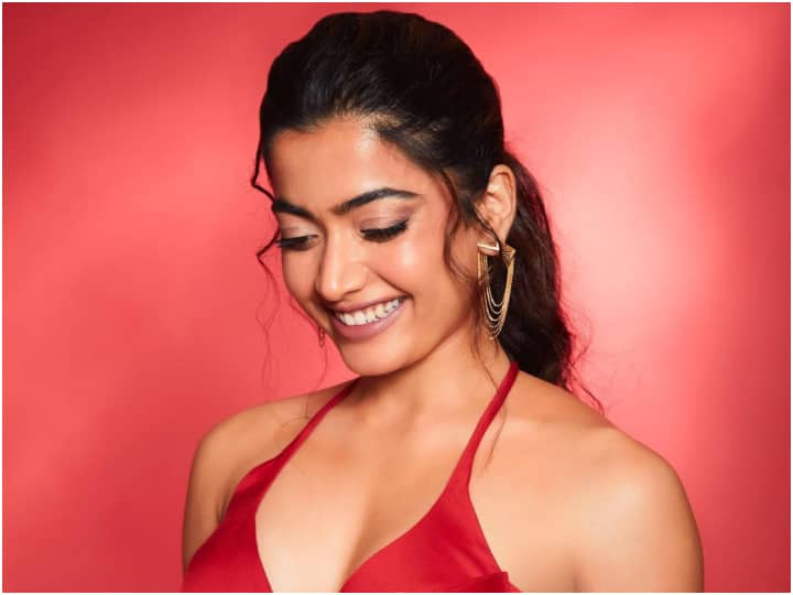 Rashmika Mandanna Birthday Know about Pushpa the Rule Actress Career Lifestyle and Net Worth Here Rashmika Mandanna Net Worth: करोड़ों का घर और लग्जरी गाड़ियां, रश्मिका के पास इतना पैसा कि उड़ जाएंगे होश