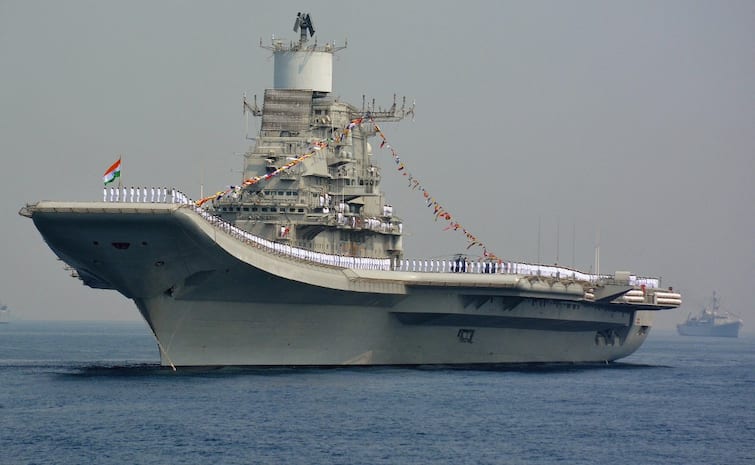 India pakistan Aircraft Carrier which country has more aircraft carrier including india china us russia japan in 2024 India Aircraft Carrier : कंगाल पाकिस्तान के पास हैं कितने एयरक्राफ्ट कैरियर, जानें भारत की भी स्थिति