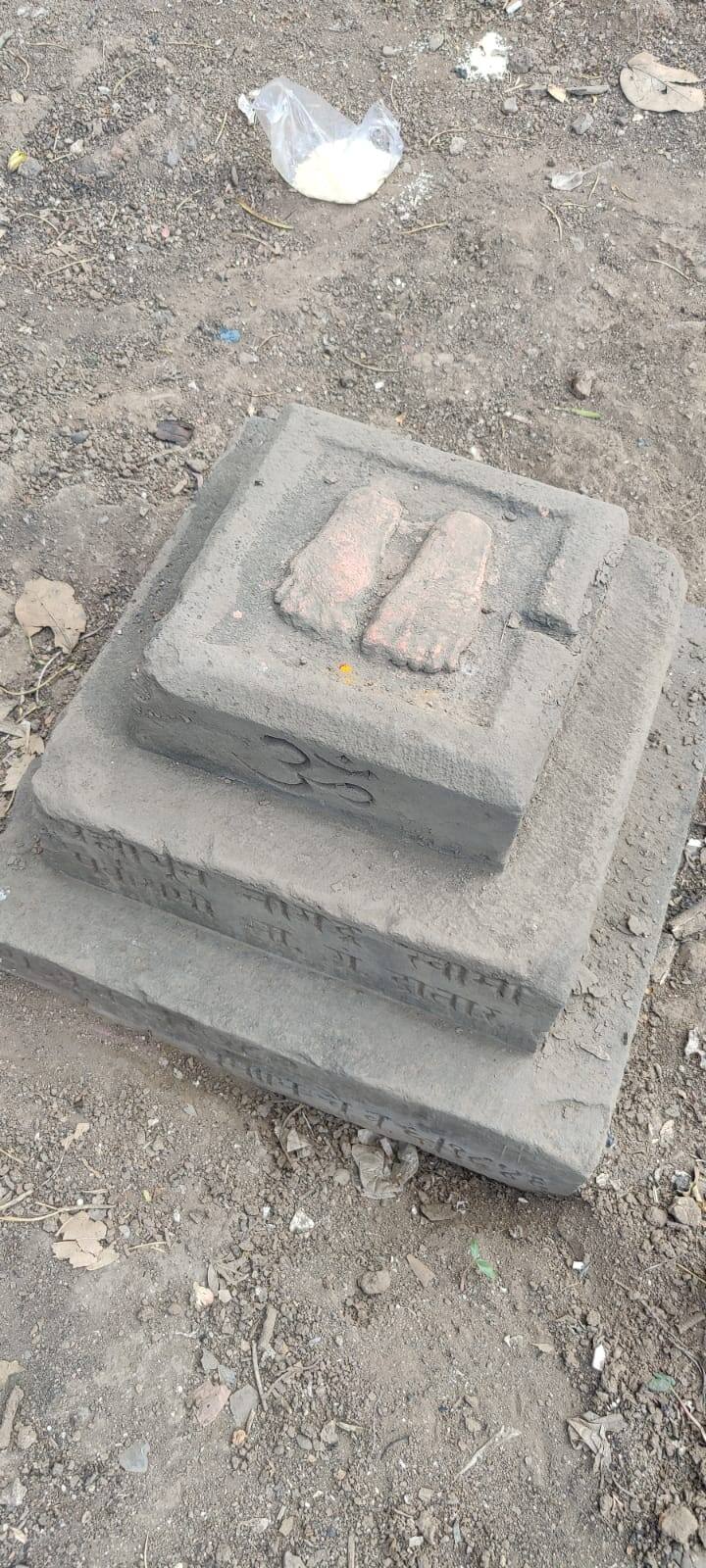 त्यामुळे आता पुन्हा एकदा तो वाद निर्माण होऊ शकतो अशी शक्यता असतानाच संगमवाडी परिसरामध्ये देखील जुनी शिवलिंगाची मूर्ती पितळ्याची बादली आणि एक अतिशय जुनी पिस्तोल सापडल्यामुळे अनेक चर्चा घडत असलेल्या पाहायला मिळत आहेत.