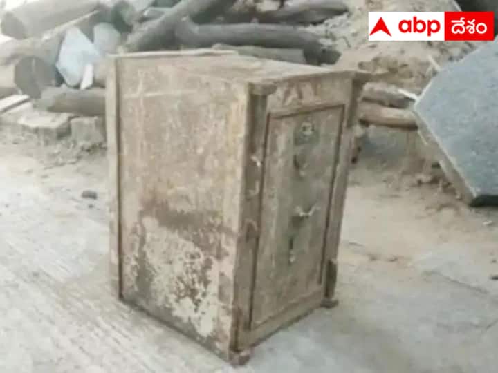 An iron box caused a stir in Kurnool. Kurnool News :  ఆశ పెట్టిన ఇనప్పెట్టె -  చివరికి ఏం దొరికిందంటే ?