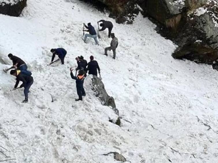 Sikkim Avalanche Updates: 7 Killed in Nathula, Several Feared Trapped; Rescue Ops Underway Sikkim Avalanche Updates: சிக்கிம் பனிச்சரிவில் சிக்கி 7 பேர் உயிரிழப்பு; மீட்பு பணி தீவிரம்!