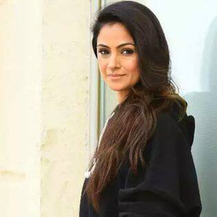 இடையழகி சிம்ரனுக்கு இன்று பிறந்த நாள்