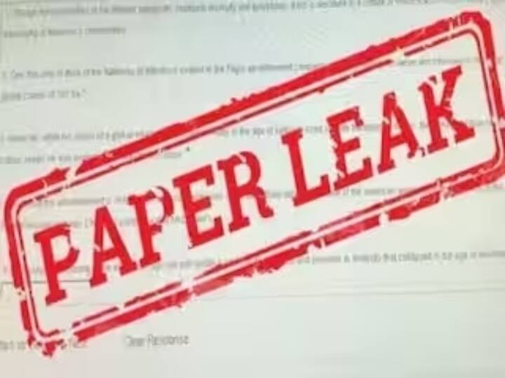 Telangana Paper Leak 3 Officers suspended Youth Congress BJP asked to resign Education Minister Telangana Paper Leak: 10वीं के पेपर लीक मामले में 3 अधिकारी सस्पेंड, BJP बोली- शिक्षा मंत्री दें इस्तीफा