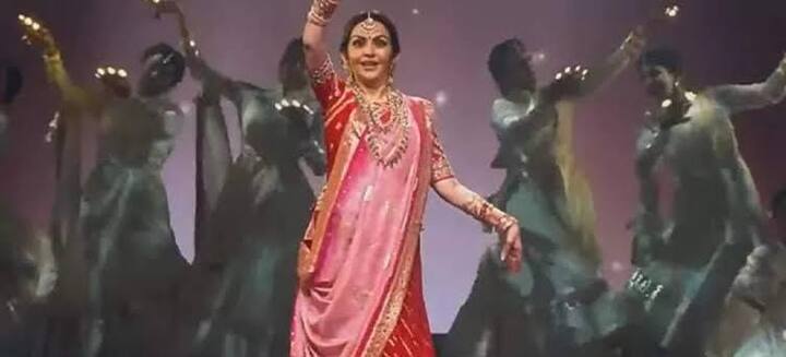 हाल ही में सोशल मीडिया पर एक तस्वीर तेजी से वायरल हो रही है. तस्वीर में नजर आ रहा है कि एक स्वीट डिश है. जिस पर 500 का नोट रख कर उसे सर्व किया जा रहा है.