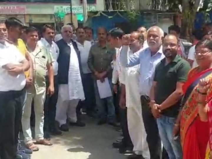 Bageshwar dham pandit dhirendra shastri people protest against case filed by police in Udaipur ANN Udaipur: धीरेंद्र शास्त्री पर दर्ज मुकदमे का विरोध शहर से गांवों में पहुंचा, CM गहलोत को भेजा गया मांग पत्र