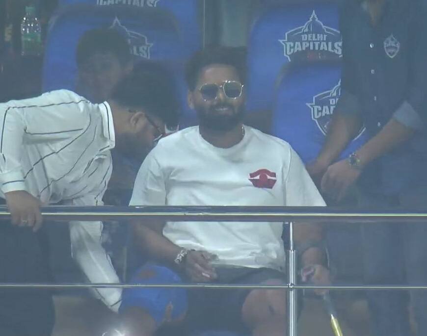 IPL 2023: પોતાની ટીમ દિલ્હી કેપિટલ્સને સપોર્ટ કરવા સ્ટેડિયમ પહોંચ્યો ઋષભ પંત-Video IPL 2023: Rishabh Pant Present to Support Delhi Capitals in Stadium IPL 2023: પોતાની ટીમ દિલ્હી કેપિટલ્સને સપોર્ટ કરવા સ્ટેડિયમ પહોંચ્યો ઋષભ પંત-Video