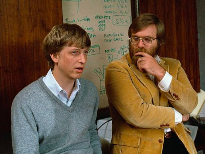 Bill gates and paul allen founded microsoft on 4 april 1975 today company earn in crores here is how microsoft changed the world Microsoft: 4 अप्रैल 1975 में शुरू हुई ये कंपनी आज कर रही करोड़ो का कारोबार, इन 2 दोस्तों ने इनोवेशन कर बदल दी दुनिया