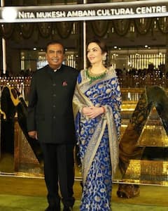 मुकेश अंबानी की मेहमानवाजी में दिखे रईसी के ठाठ, करारे नोटों से हुई मेहमानों की खातिरदारी, थाली में परोसे गए नोट