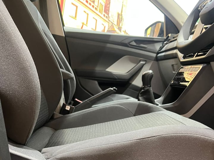 In terms of safety, the Kushaq Onyx gets dual airbags, ESP, a tyre pressure monitoring system, ISOFIX and more.