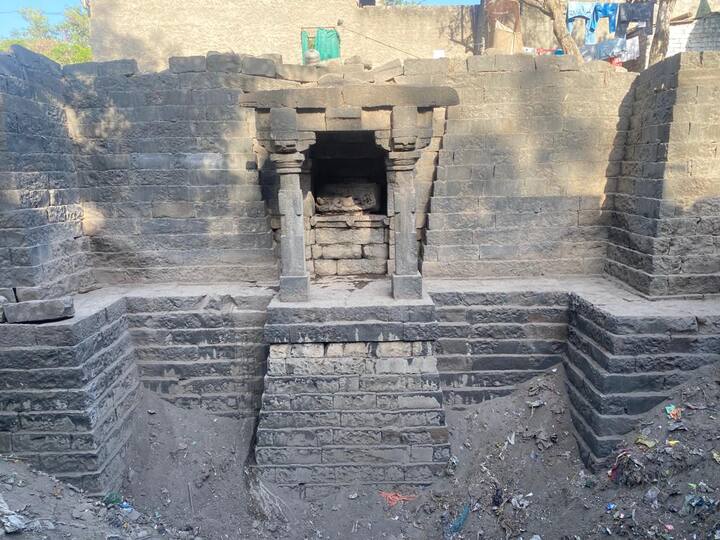 छत्रपती संभाजीनगरच्या बिडकीन शहराच्या मध्यभागी असलेल्या पातूनकर गल्लीमध्ये बाराव्या शतकात बांधण्यात आलेल्या भव्य दिव्य बारवेने आठशे वर्ष स्वतःचे अस्तित्व टिकवले आहे.