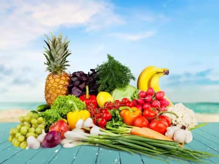 summer fruits vegetables that you should definitely eat to stay cool during heatwave Summer Food: వేసవిలో వ్యాధులకు దూరంగా ఉండాలంటే తినాల్సిన 10 సూపర్ ఫుడ్స్ ఇవే