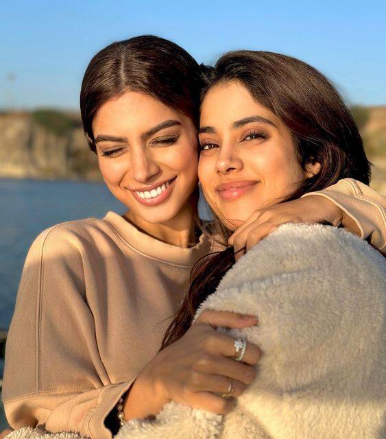 జాన్వీ కపూర్, ఖుషీ కపూర్ అందమైన ఫోటోలు