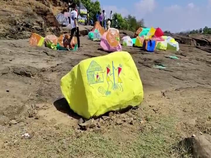 भीम बांधाची रंगरंगोटी केल्याने परिसरातील पर्यटक ही आता येथे आकर्षित होऊ लागले आहेत. परिसरातील पर्यटक सध्या या पर्यटन स्थळावर गर्दी करत असून येथे साकारलेल्या वारली चित्रकलेमुळे चिमुकल्या मुलांनाही या पर्यटनस्थळाचा आकर्षण वाटू लागला आहे. त्यामुळे पर्यटकांकडूनही समाधान व्यक्त करण्यात येत आहे