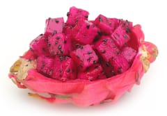 Dragon Fruit Benefit: जेब पर भारी पर आपको ​बीमारियों से रखेगा दूर, ड्रैगन फ्रूट के है कई फायदे